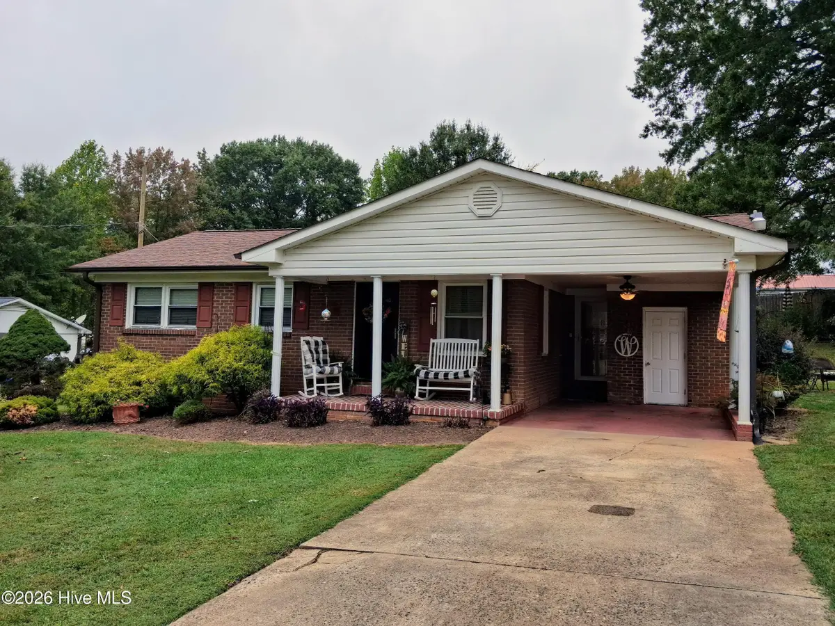 403 E Tennessee Avenue, Bessemer City, NC 28016 - #1