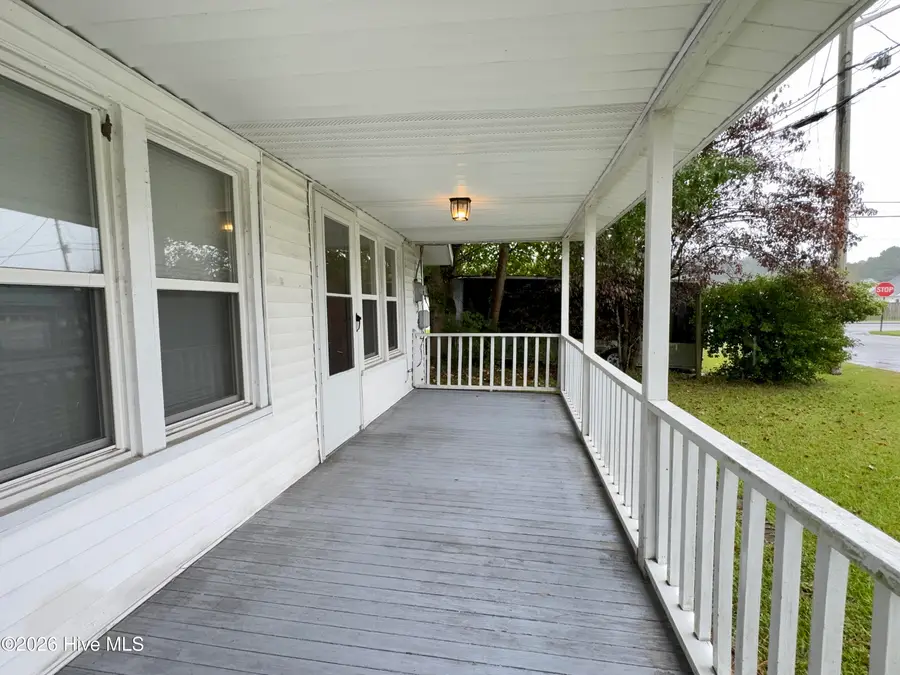 814 Cardwell Street, Elizabeth City, NC 27909 - #3