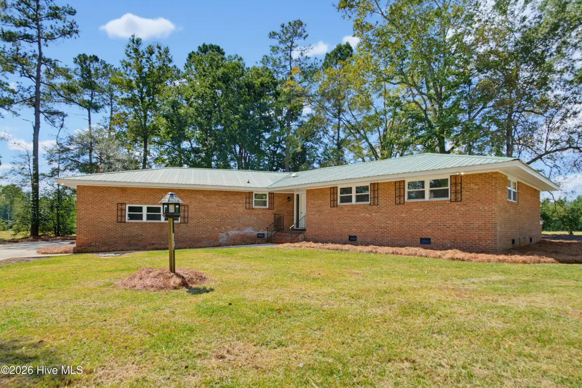 4635 Hallsboro Road N, Clarkton, NC 28433 - #1