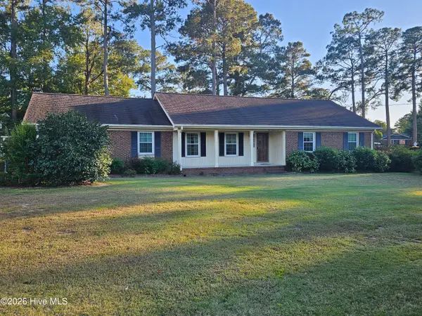 105 Lake Drive, Clinton, NC 28328