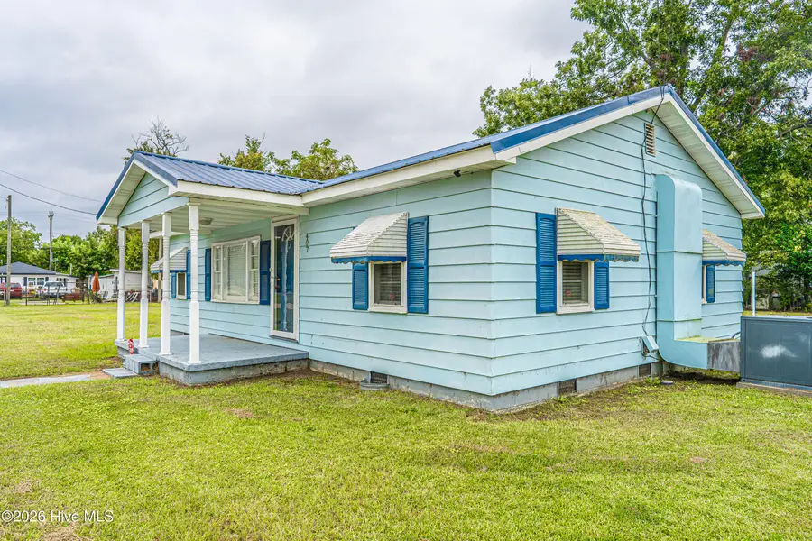 407 Ward Street, Laurinburg, NC 28352 - #3