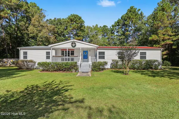 290 Crooked Creek Drive, Burgaw, NC 28425