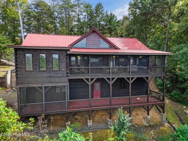 1608 Cardinal Road, Murphy, NC 28906