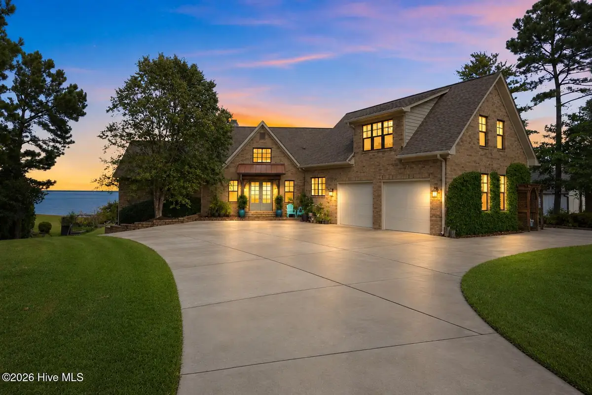 609 Neuse Harbour Boulevard, New Bern, NC 28560 - #1