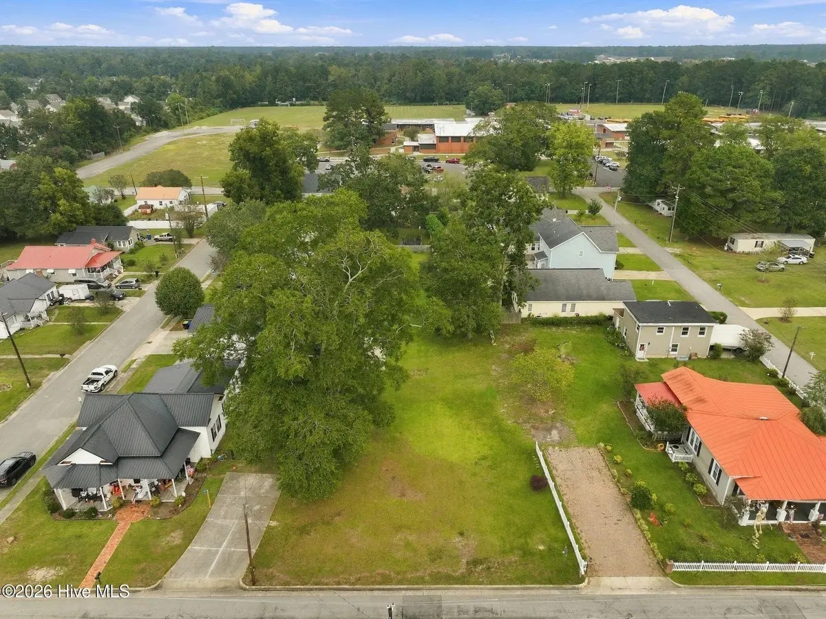 302 E Hargett Street, Richlands, NC 28574 - #1