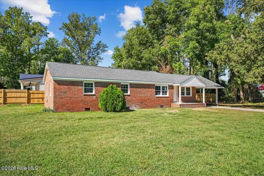 405 N College Street, Wallace, NC 28466 - #3