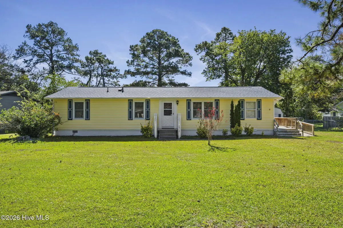 2912 Newport Circle, Newport, NC 28570 - #1