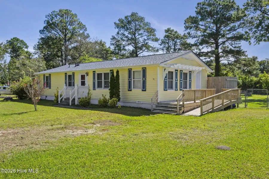 2912 Newport Circle, Newport, NC 28570 - #3