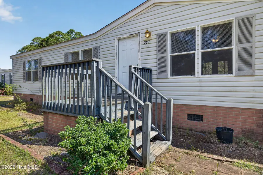 227 Hearthside Drive, Rocky Point, NC 28457 - #3