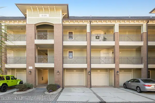 640 Village Park Drive #303, Wilmington, NC 28405