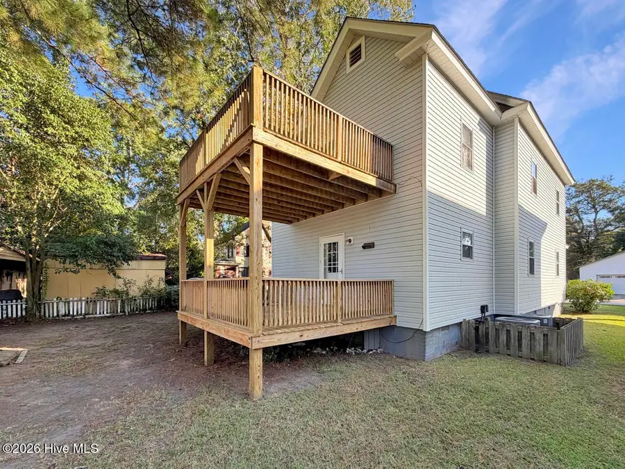 1014 W Colonial Avenue, Elizabeth City, NC 27909 - #2