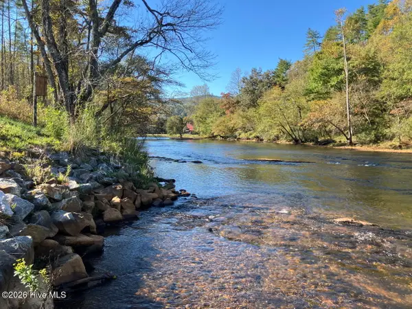 6 Rushing Water Trail, Hayesville, NC 28904