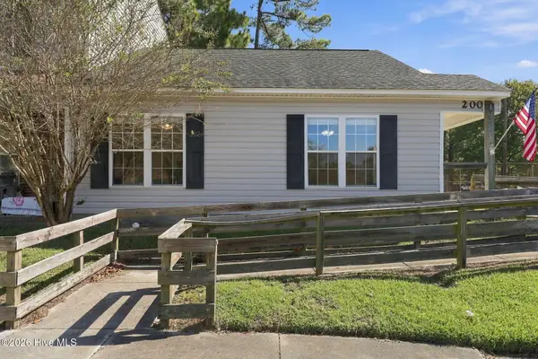 200 Palace Circle, Jacksonville, NC 28546