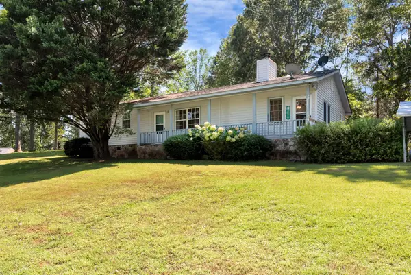 303 Jennys Cove Road, Cleveland, GA 30528