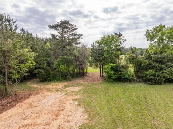 5760 Cobbham Road, Appling, GA 30802