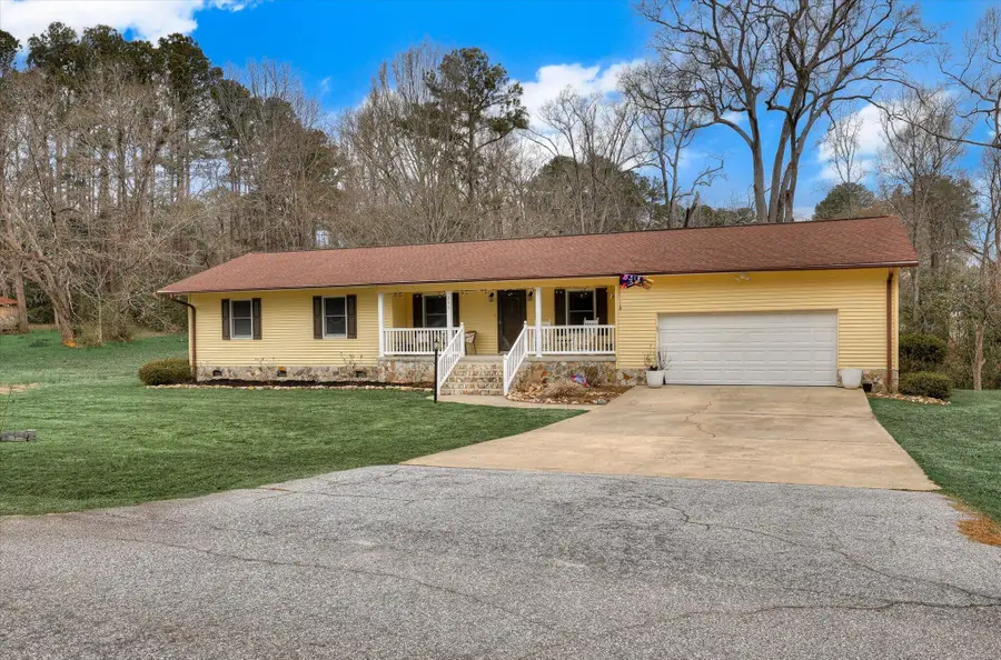 206 Peachtree Street, McCormick, SC 29835 - #3