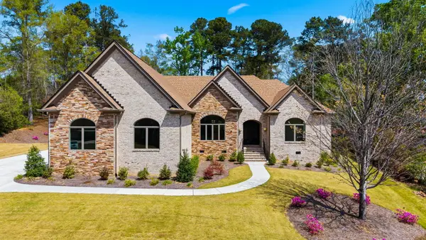 607 W Lake Circle, Martinez, GA 30907