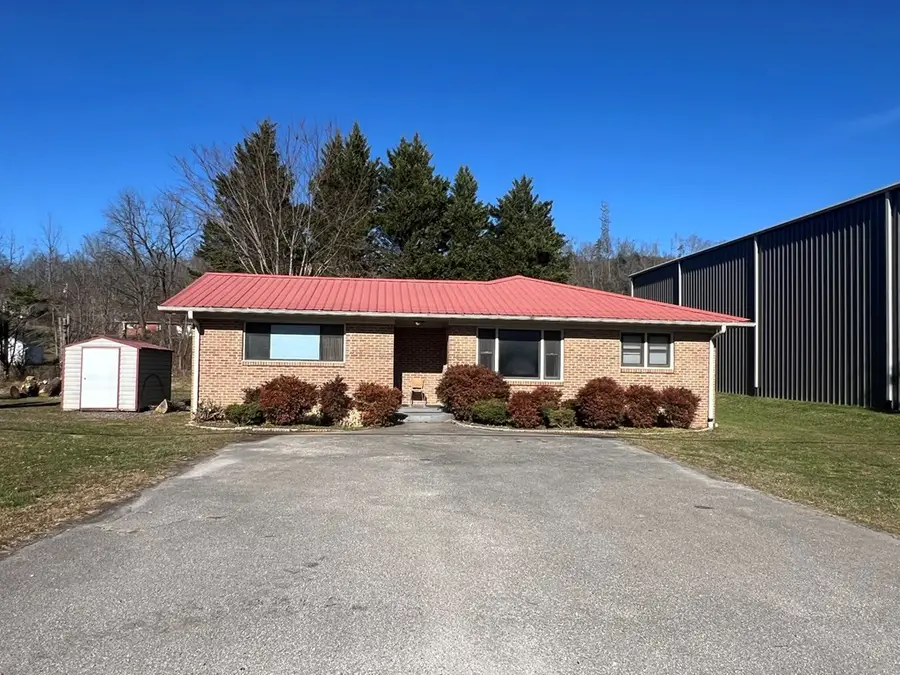 71 Laura Street, Robbinsville, NC 28771 - #3