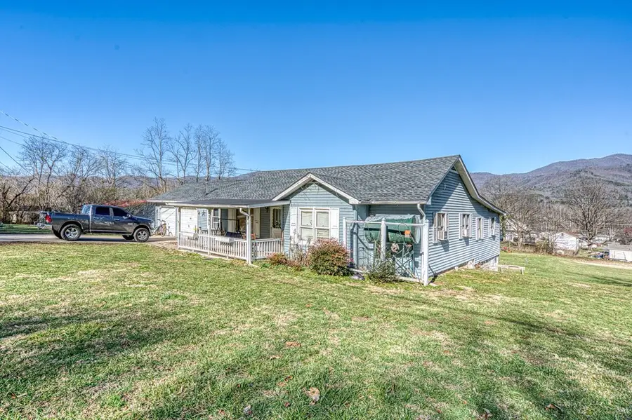 385 Aquone, Andrews, NC 28901 - #2