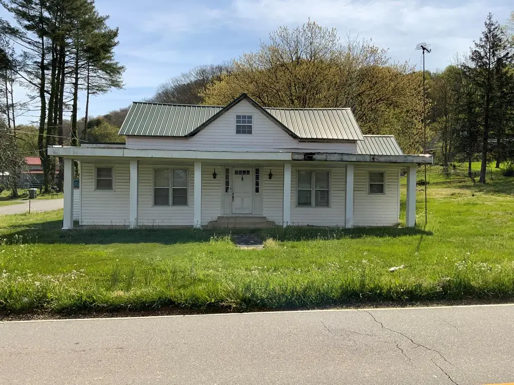 4 Boyd Street, Andrews, NC 28901 - #1