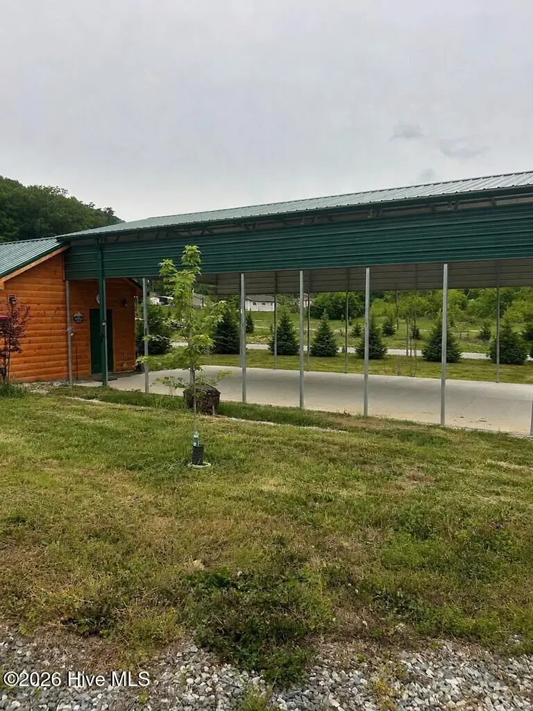 415 Hyde Town Road, Stecoah, NC 28734 - #2