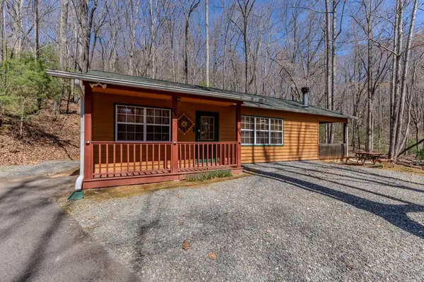 33 Hamlet Circle, Murphy, NC 28906