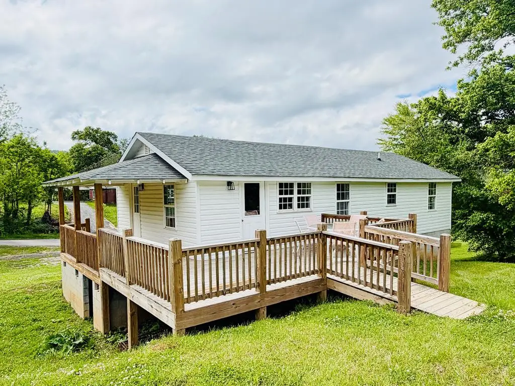 319 Circle Street, Robbinsville, NC 28771 - #1