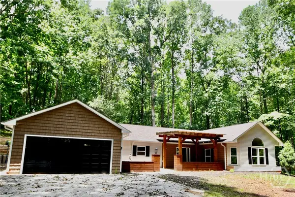 257 Lake Place Drive, Lavonia, GA 30553