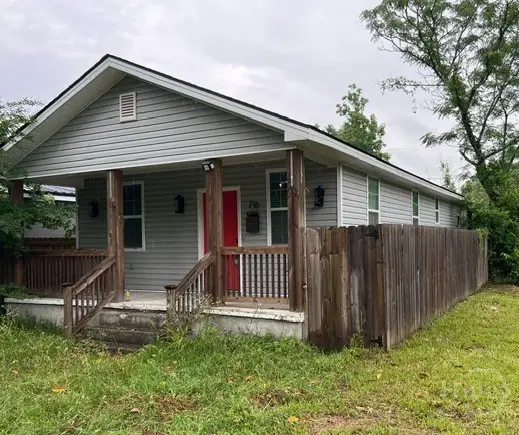 716 W 51st Street, Savannah, GA 31405