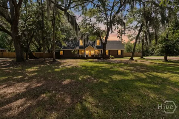 67 Oak Side Court, Richmond Hill, GA 31324