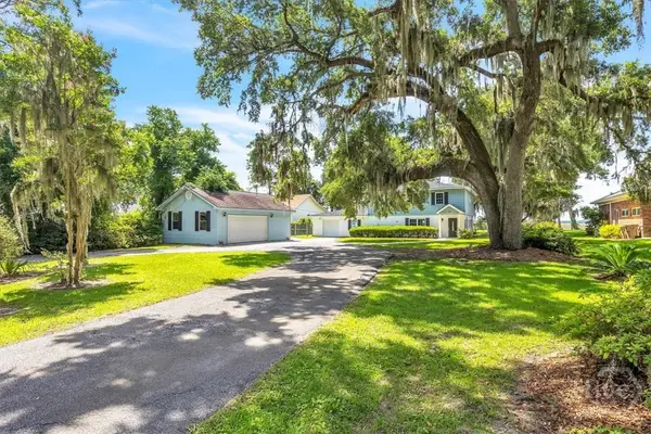 92 Old Mill Road E, Richmond Hill, GA 31324