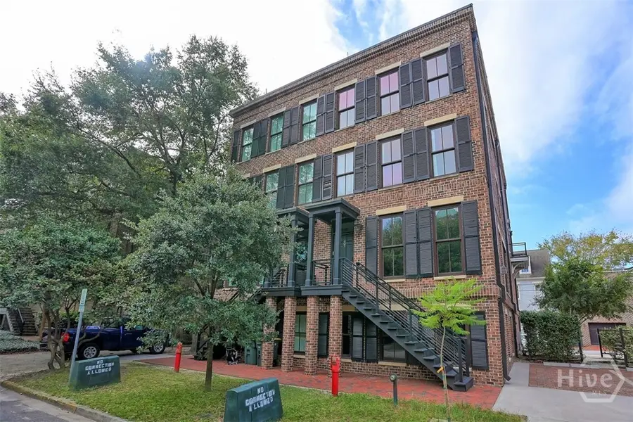 407 E Mcdonough Street, Savannah, GA 31401 - Image #2