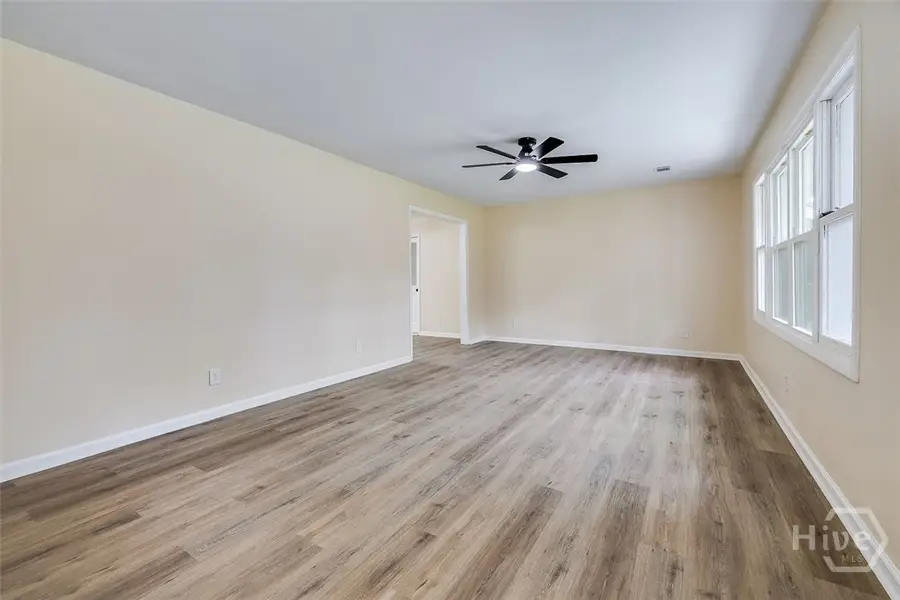 225 Wallace Circle, Bloomingdale, GA 31302 - Image #2