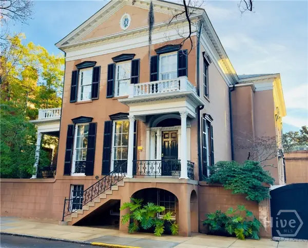 211 E Charlton Street, Savannah, GA 31401