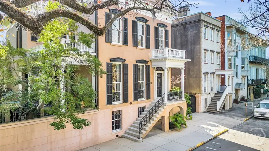 211 E Charlton Street, Savannah, GA 31401 - #2
