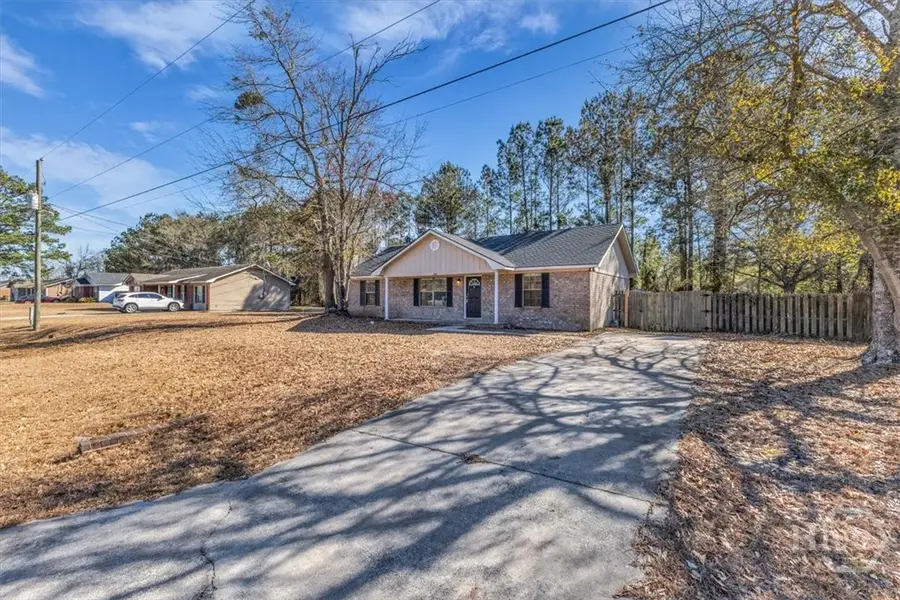 166 W Kenny Drive, Hinesville, GA 31313 - Image #2