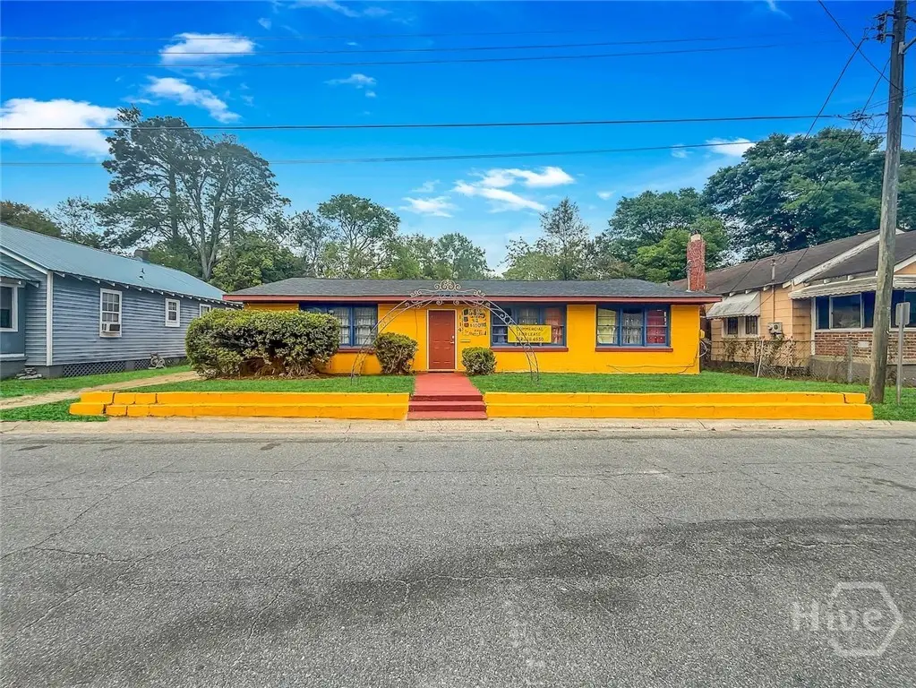114 W 61st Street, Savannah, GA 31401 - #1