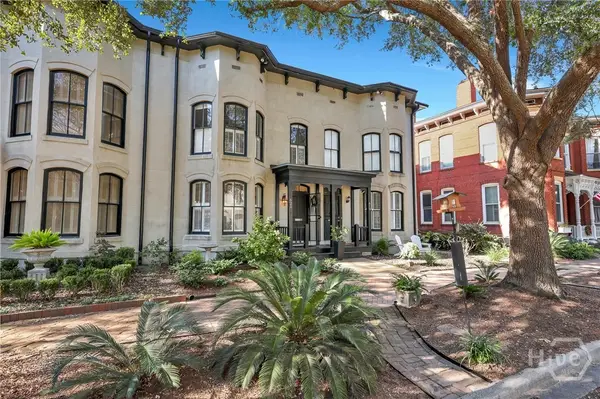 621 Tattnall Street, Savannah, GA 31401