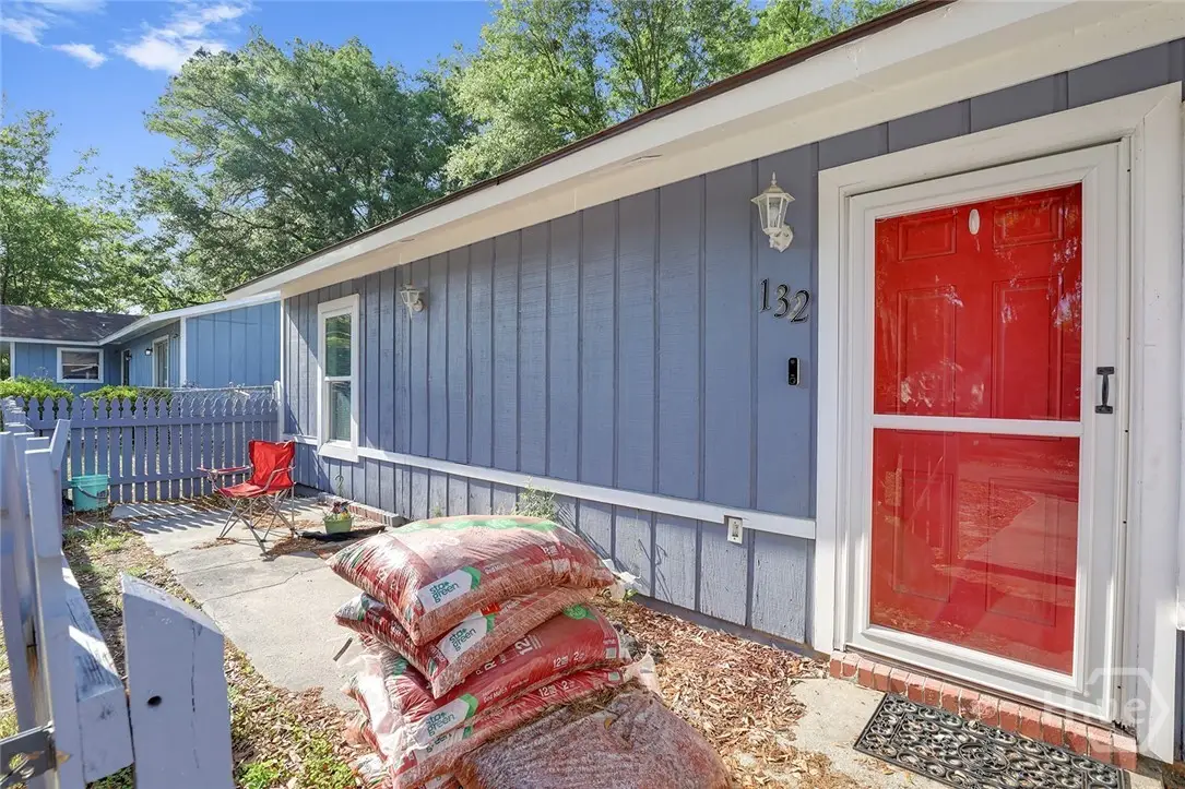 132 Cherokee Cir, Hinesville, GA 31313 - #1