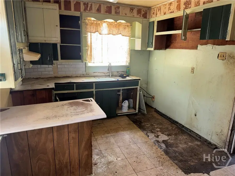 2411 New York Avenue, Savannah, GA 31404 - #3