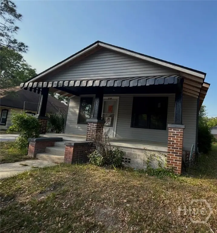 208 W 59th Street, Savannah, GA 31405 - #1