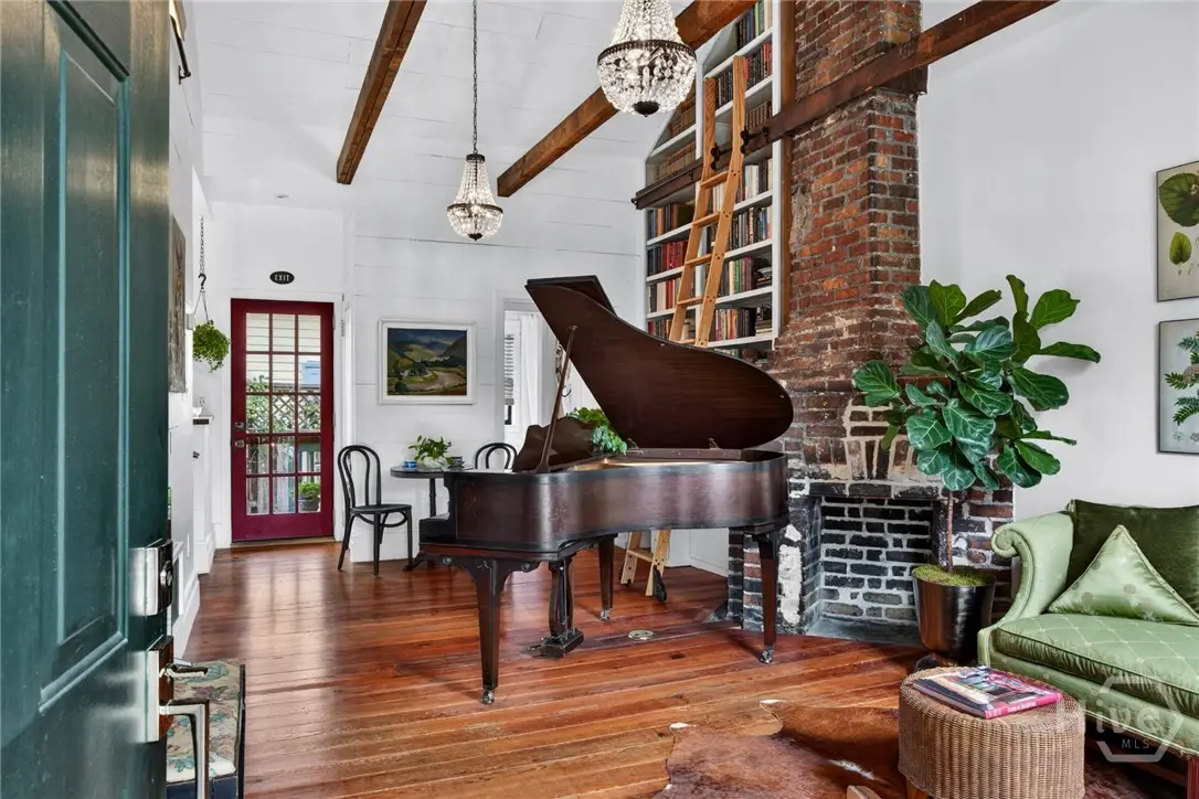 532 E Charlton Street, Savannah, GA 31401 - #1