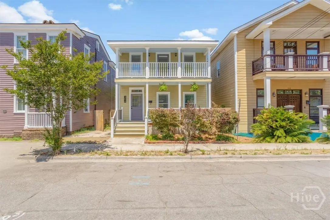 306 E 33rd Street, Savannah, GA 31401 - #1