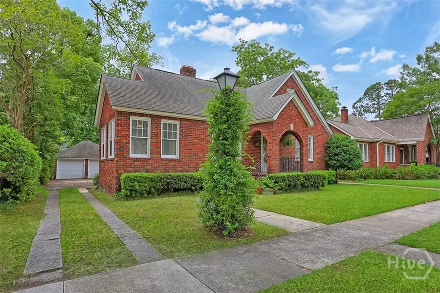319 E 52nd Street, Savannah, GA 31405 - #3