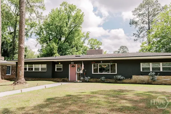 303 La Fayette Circle, Savannah, GA 31405