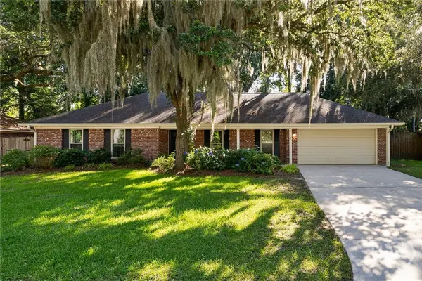 42 River Oaks Road, Savannah, GA 31410