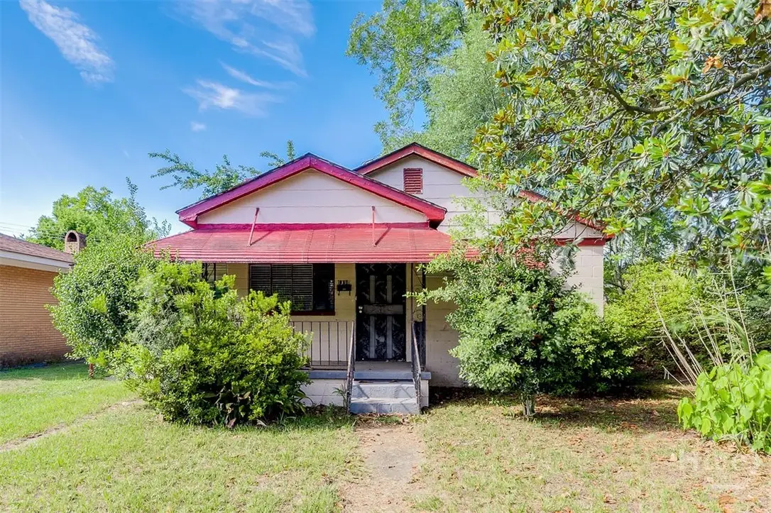 1110 W 49th Street, Savannah, GA 31401 - #1