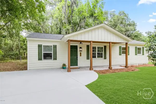 32 Brookview Drive, Savannah, GA 31406