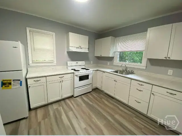 1226 E 38th Street, Savannah, GA 31404 - #3
