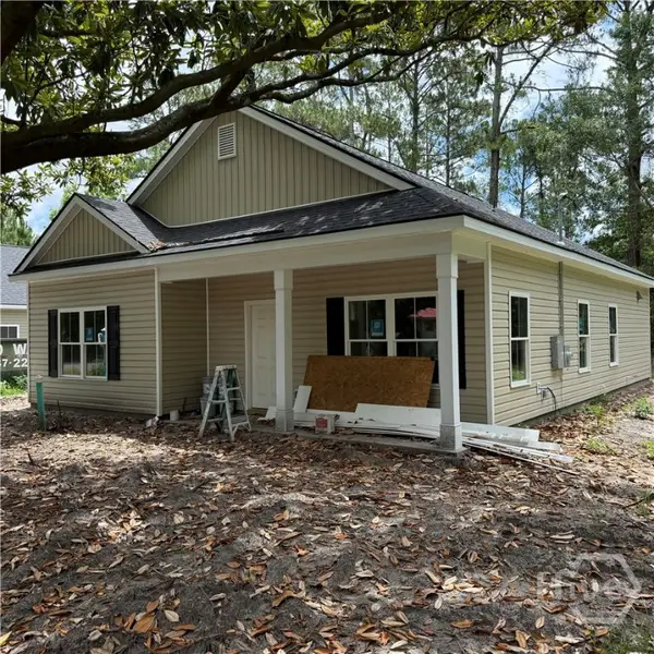 1302 Kentucky Street, Darien, GA 31305